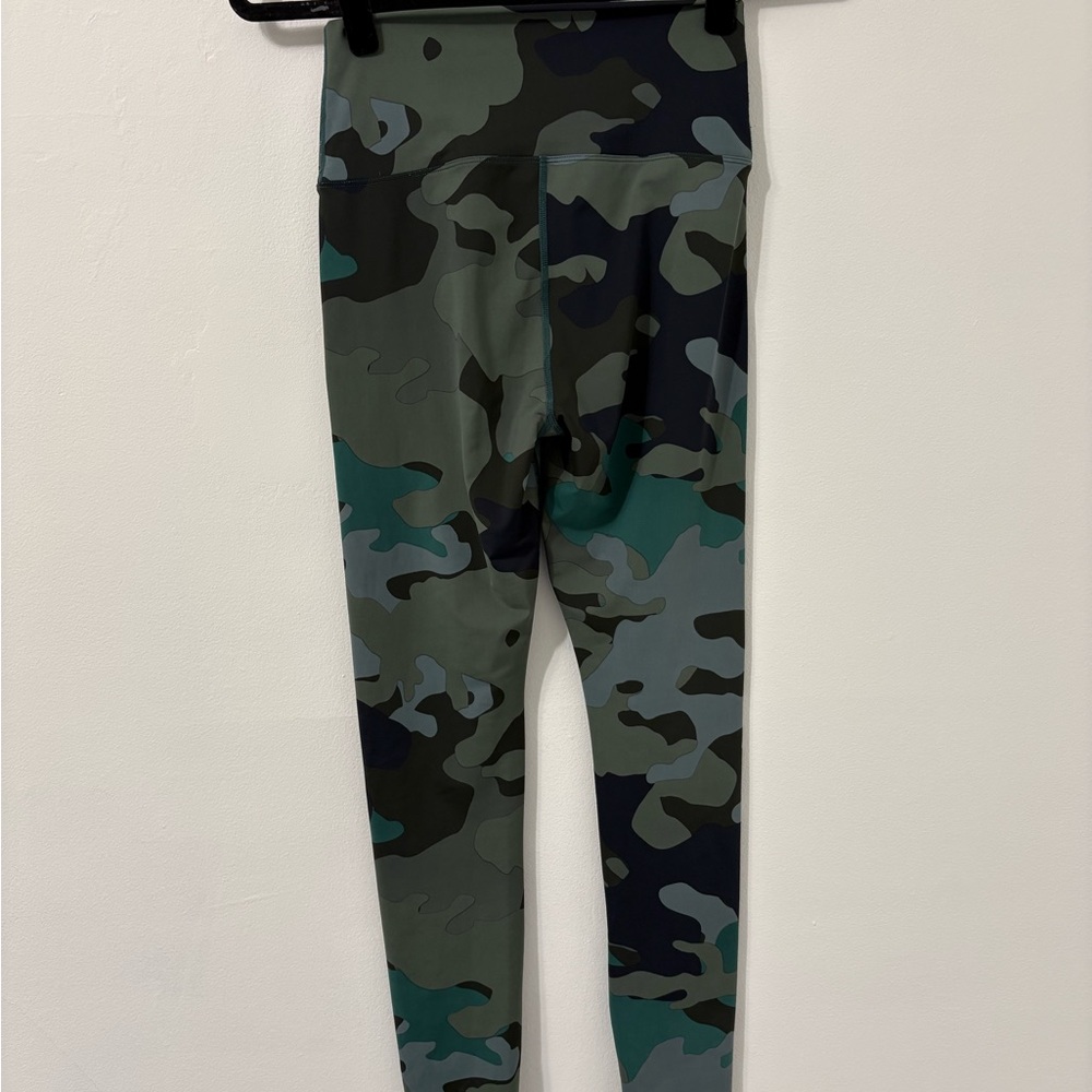 Carbon38 Camo High Rise Leggings M - Picture 3 of 4